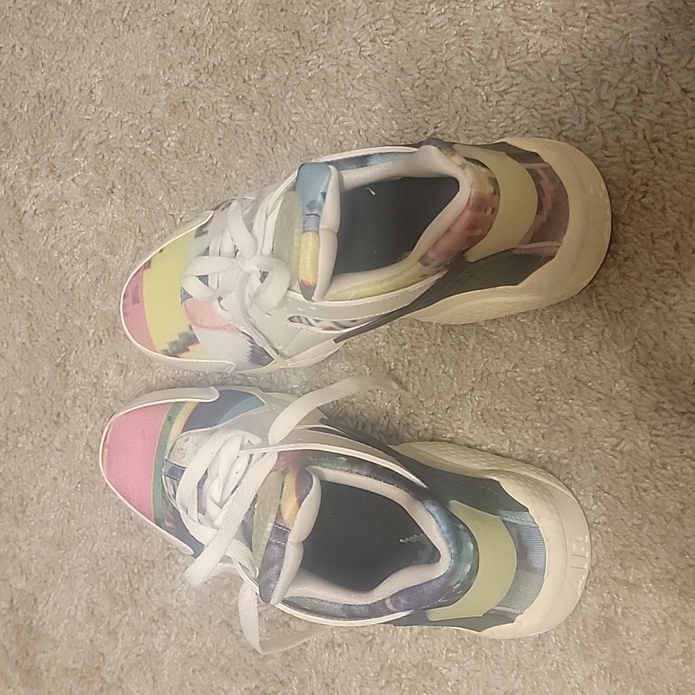 Nike huarache women's 8 limited edition